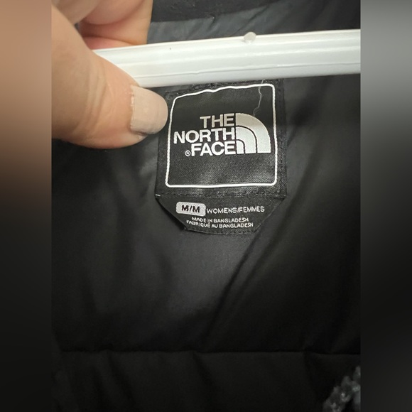 The northface black puffer vest with 700 fill- size M - excellent condition - Picture 5 of 7